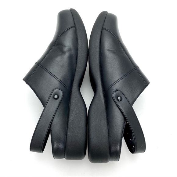 Dansko Leather lightweight Slingback Professional Clogs in Black - Picture 8 of 11